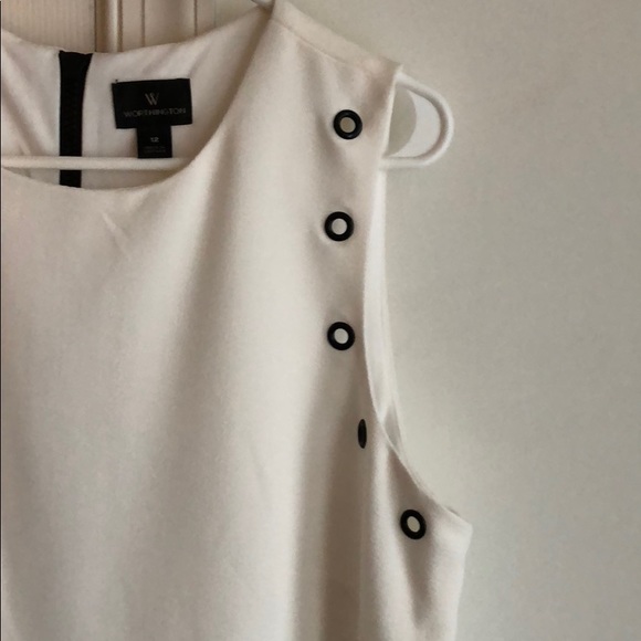 White Worthington formal Dress - Picture 2 of 4